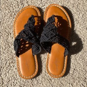 Sandals with black crocheting